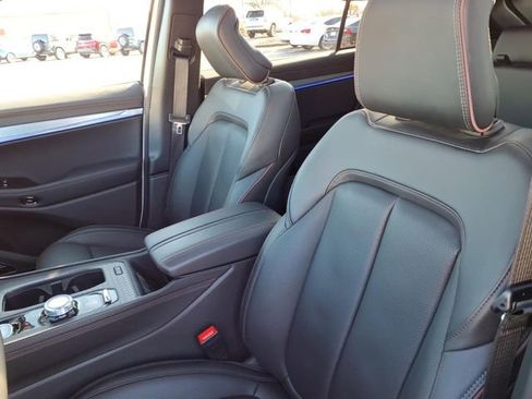 Used 2024 Jeep Wagoneer Launch Edition image 14