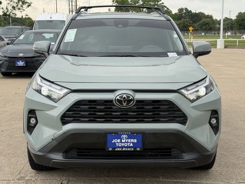 Used 2023 Toyota RAV4 XLE Premium FWD image 3