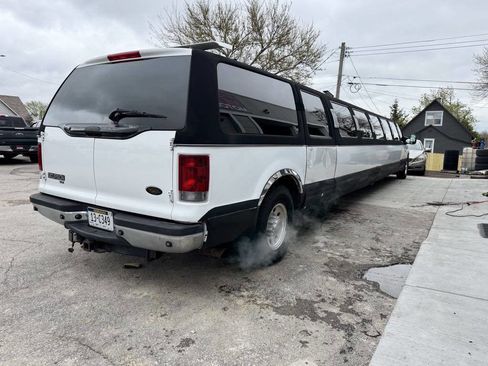 Used 2002 Ford Excursion XLT image 2
