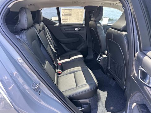 New 2026 Volvo XC40 B5 Core w/ Climate Package image 19