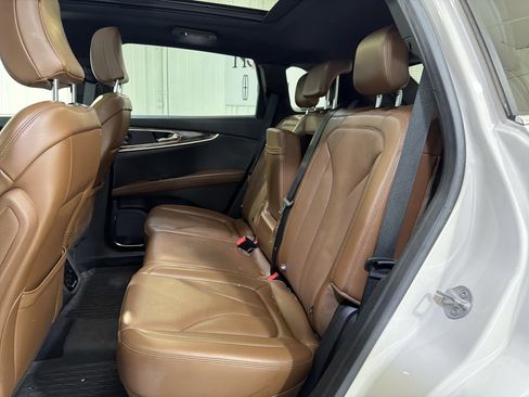 Used 2022 Lincoln Nautilus Reserve w/ Luxury Package FWD image 10