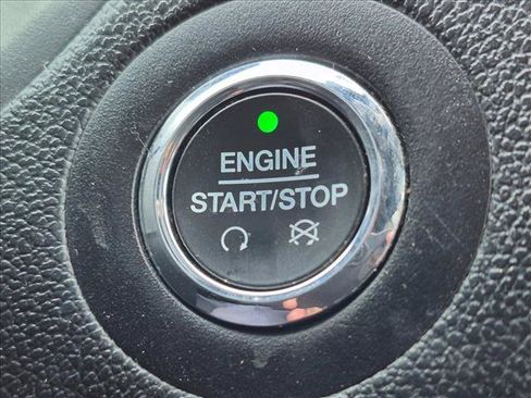 Used 2019 Ford Explorer XLT w/ Equipment Group 202A FWD image 15
