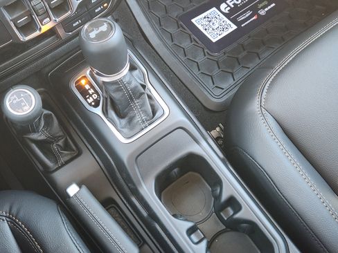 New 2026 Jeep Wrangler Unlimited Sahara AWD/4WD image 16