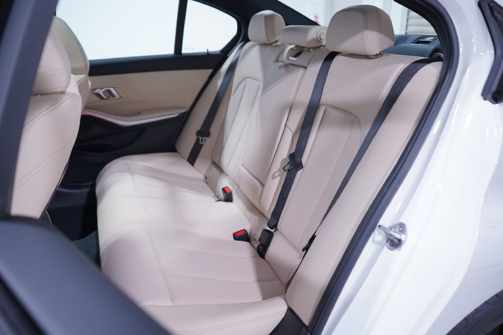 New 2026 BMW M340i w/ Shadowloine Package RWD image 10