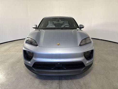 New 2026 Porsche Macan 4 Electric image 10