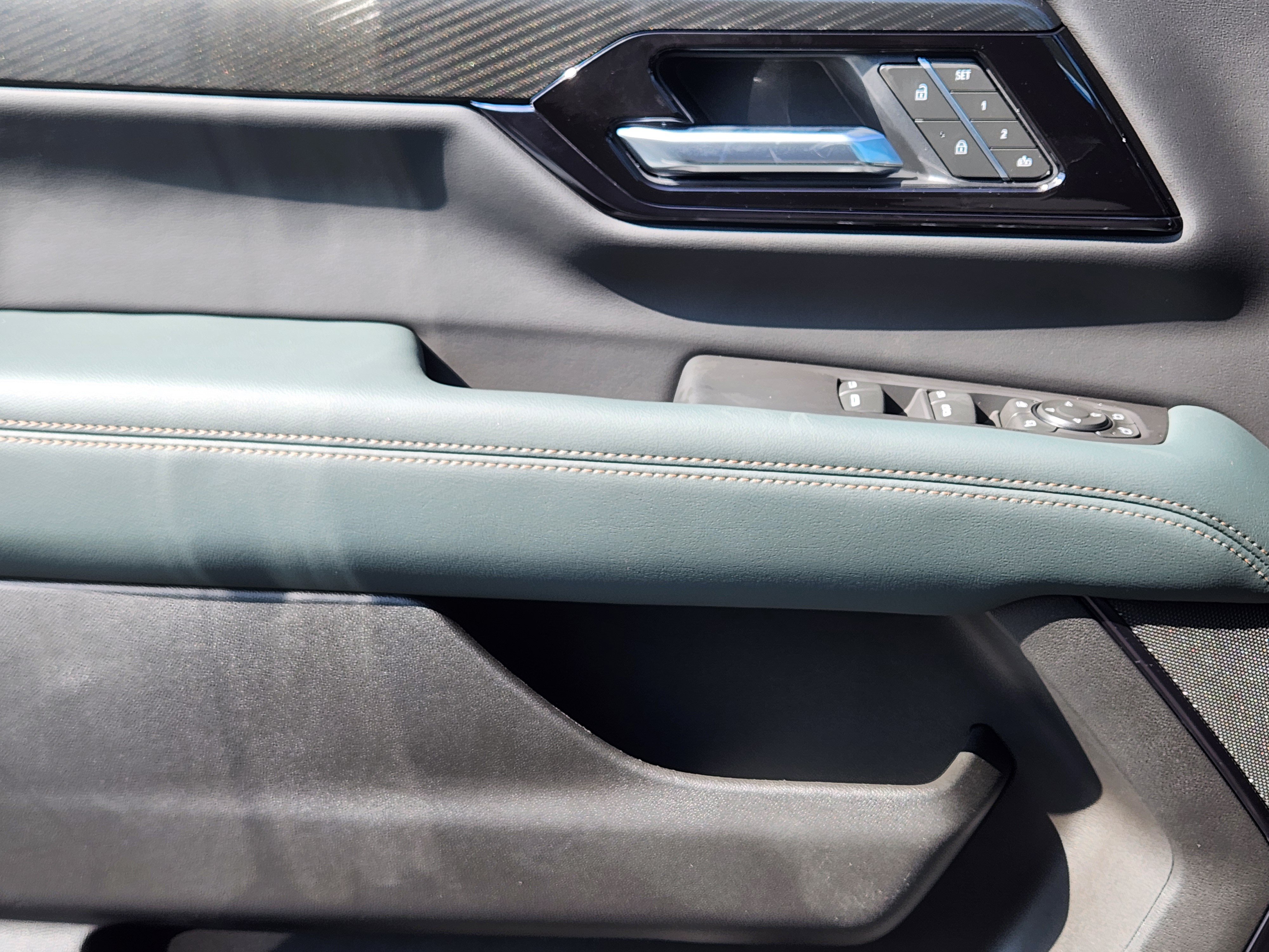 New 2027 GMC Yukon AT4 w/ Technology Package AWD/4WD image 18