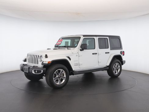 Certified 2021 Jeep Wrangler Unlimited Sahara w/ Cold Weather Group image 38