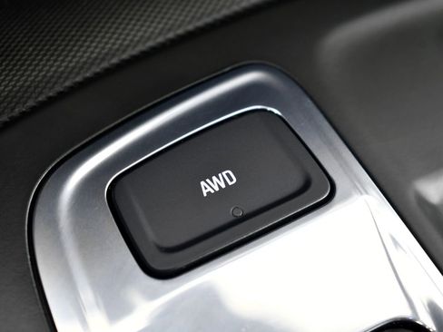 Used 2022 Chevrolet Equinox LT w/ Driver Convenience Package image 33