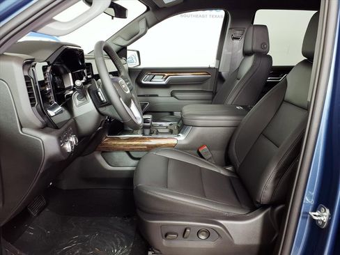 New 2026 GMC Sierra 1500 Elevation w/ Elevation Premium Package image 17