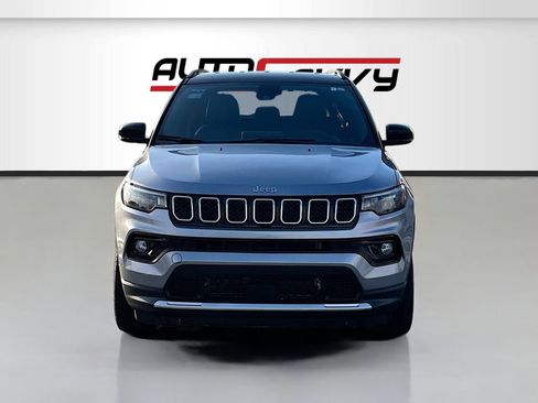 Used 2023 Jeep Compass Limited AWD/4WD image 2
