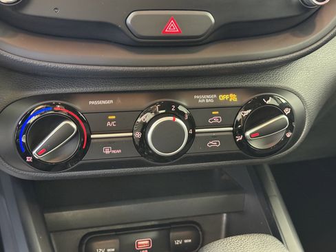 Used 2022 Kia Soul LX image 20