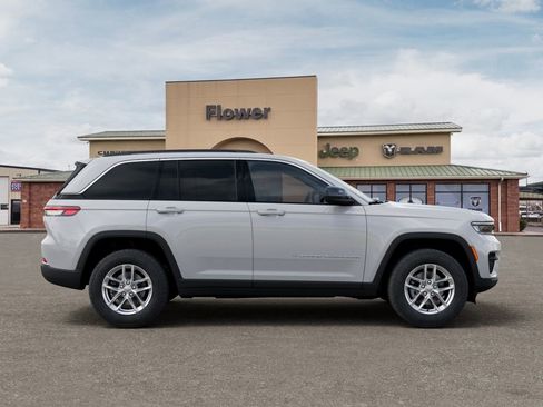 New 2025 Jeep Grand Cherokee Laredo X w/ Luxury Tech Group I image 23