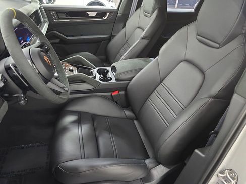 New 2026 Porsche Cayenne Turbo GT image 5