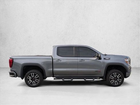 Used 2021 GMC Sierra 1500 AT4 w/ Driver Alert Package II AWD/4WD image 4