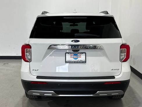 Used 2021 Ford Explorer XLT image 27