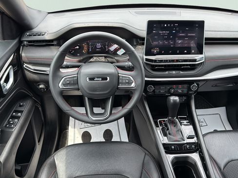 Certified 2025 Jeep Compass Trailhawk AWD/4WD image 16