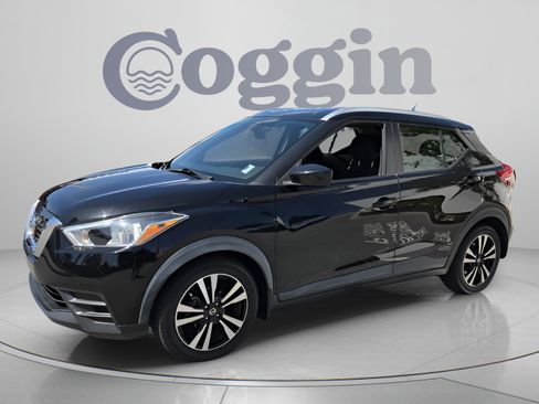 Used 2020 Nissan Kicks SV FWD image 1