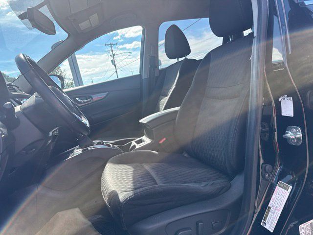 Used 2017 Nissan Rogue SV w/ SV Premium Package FWD image 21