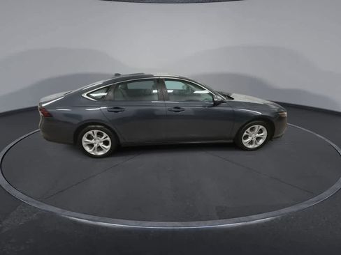 Used 2023 Honda Accord LX image 9
