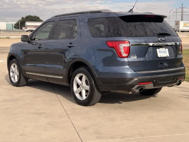 Used 2018 Ford Explorer XLT w/ Equipment Group 201A FWD image 5