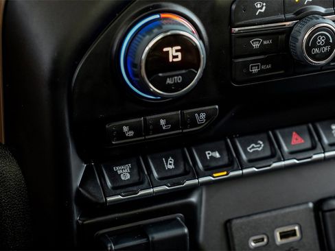 Used 2022 Chevrolet Silverado 2500 High Country w/ Safety Package II image 21