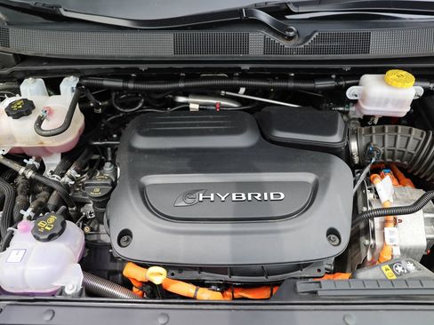 Used 2024 Chrysler Pacifica Limited FWD image 38