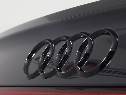 Used 2025 Audi S8 image 90