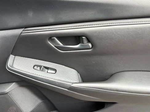 Used 2025 Nissan Sentra S FWD image 19
