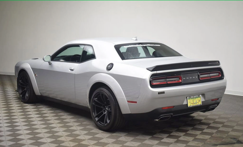 Used 2023 Dodge Challenger R/T Scat Pack RWD image 2