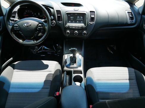 Used 2018 Kia Forte S w/ S Technology Plus Package FWD image 13