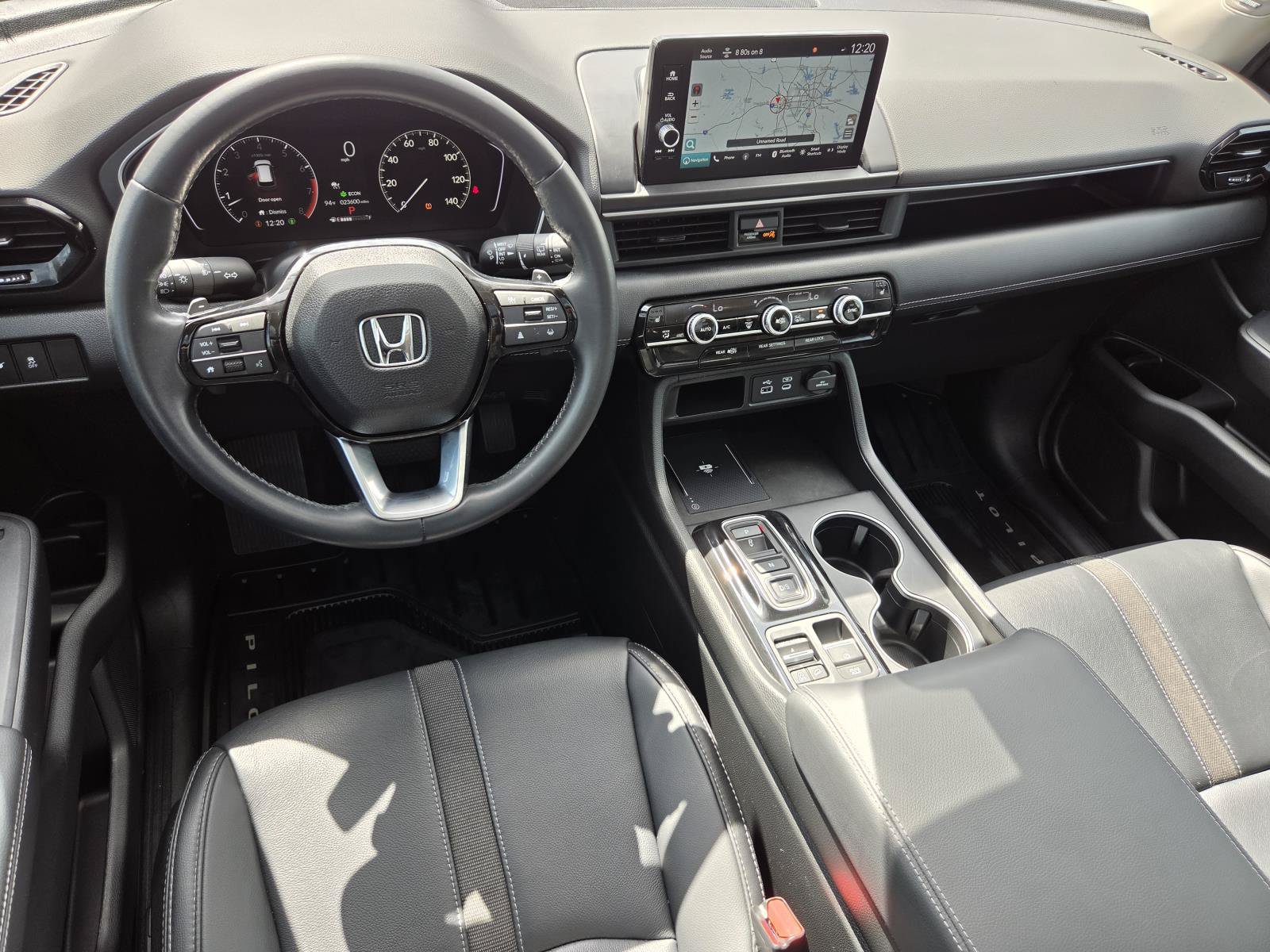 Used 2025 Honda Pilot Touring image 17