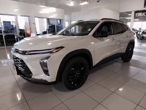 Used 2026 Chevrolet Trax ACTIV image 4