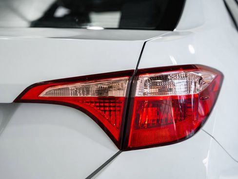Used 2019 Toyota Corolla LE image 6