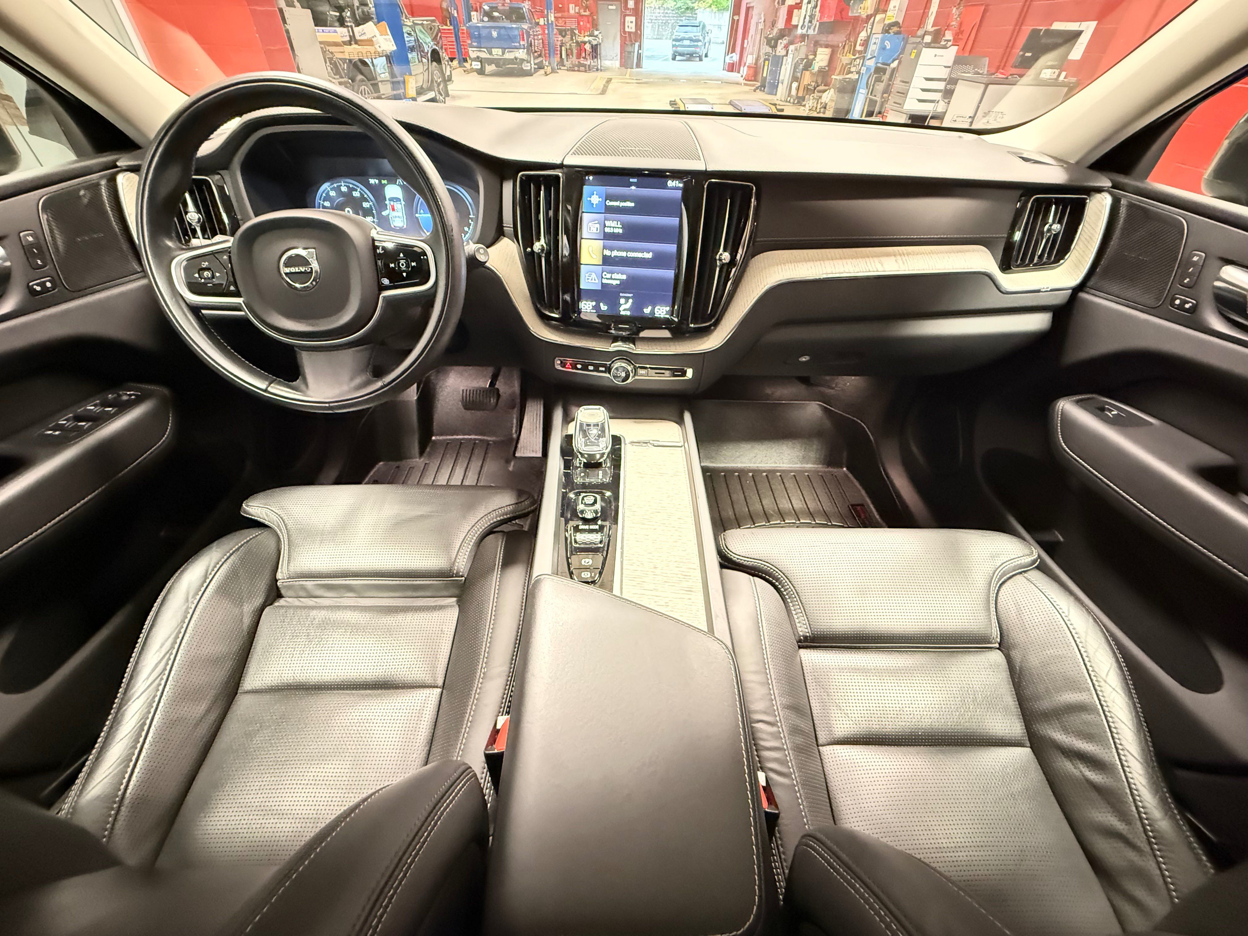 Used 2020 Volvo XC60 T8 Inscription AWD/4WD image 22
