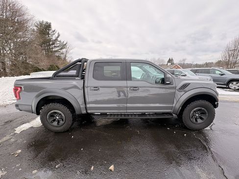 Used 2018 Ford F150 Raptor w/ Equipment Group 802A Luxury image 4