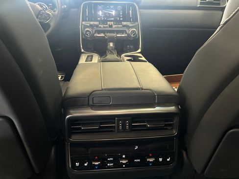 Used 2023 Lexus LX 600 F Sport w/ Accessory Package (Z1) AWD/4WD image 18