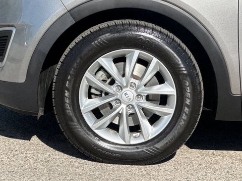Used 2017 Kia Sorento AWD image 26