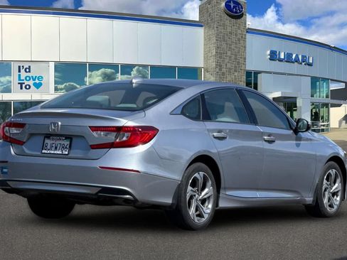Used 2018 Honda Accord EX image 2