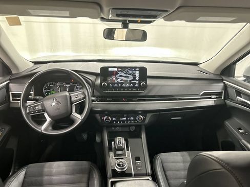 Used 2023 Mitsubishi Outlander SE AWD/4WD image 19