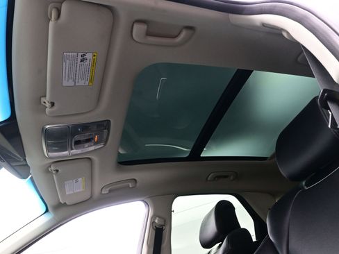 Used 2022 Genesis GV70 2.5T w/ Select Package image 18