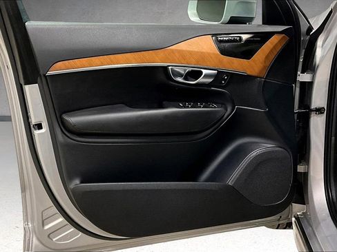 Certified 2023 Volvo XC90 B5 Plus AWD/4WD image 20