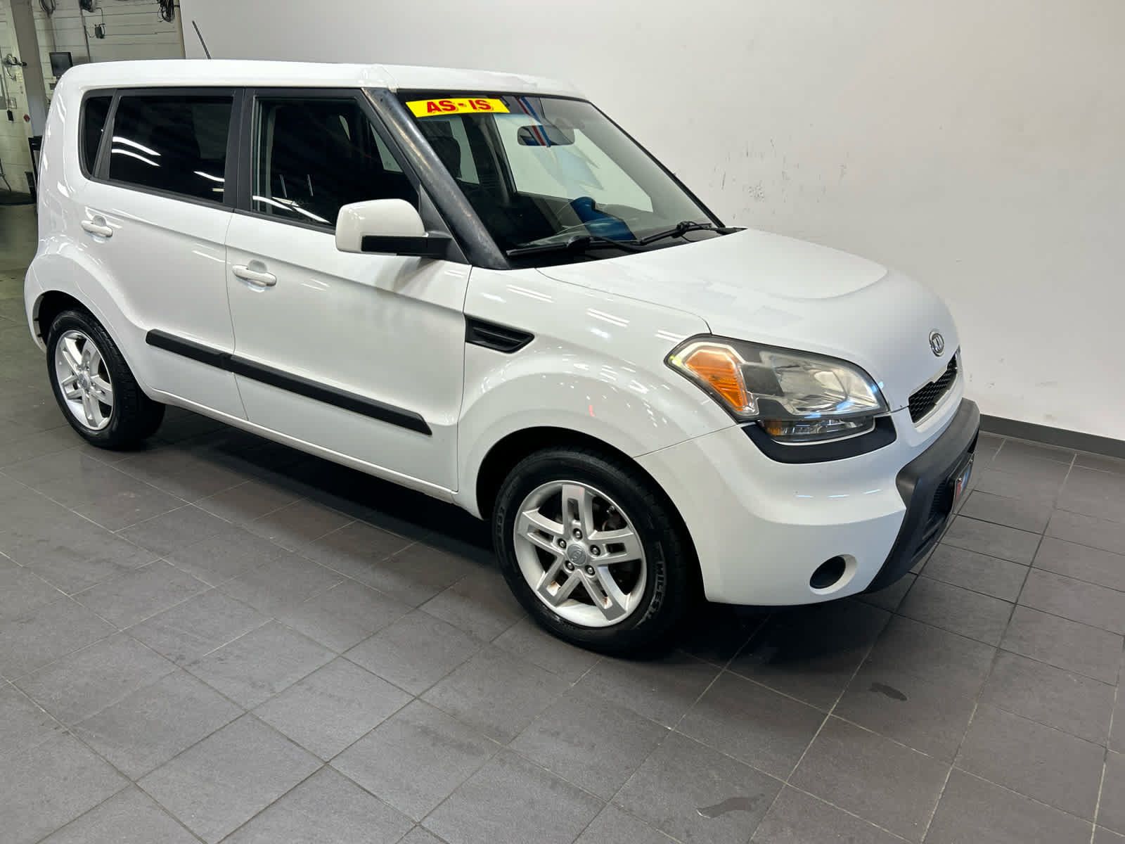 Used 2011 Kia Soul + w/ Audio Pkg FWD image 2
