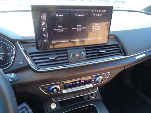 Certified 2023 Audi Q5 Premium w/ Convenience Package image 15