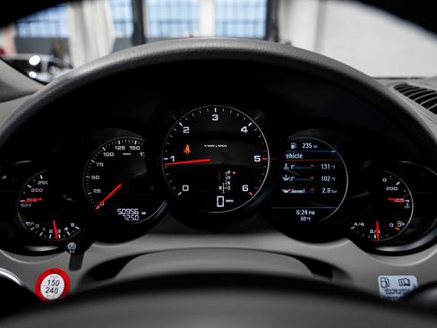 Used 2013 Porsche Cayenne Diesel AWD/4WD image 11