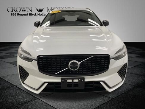 Used 2025 Volvo XC60 B5 Core AWD/4WD image 6