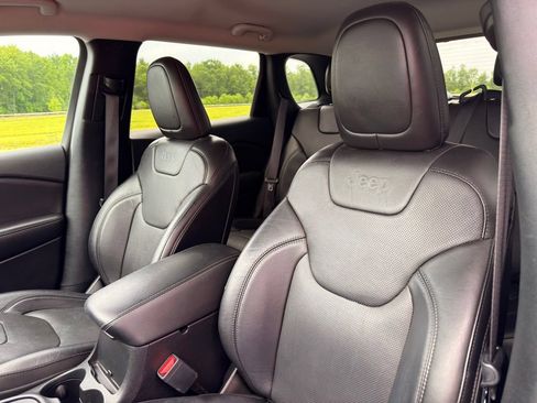Used 2020 Jeep Cherokee Limited AWD/4WD image 25