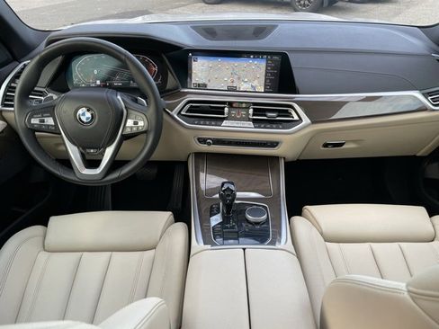 Used 2022 BMW X5 xDrive40i w/ Parking Assistance Package image 11