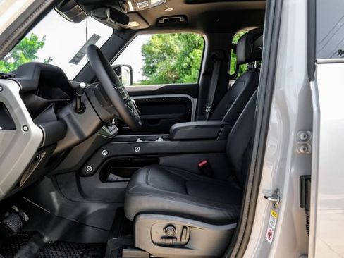 New 2026 Land Rover Defender 110 X-Dynamic SE AWD/4WD image 3