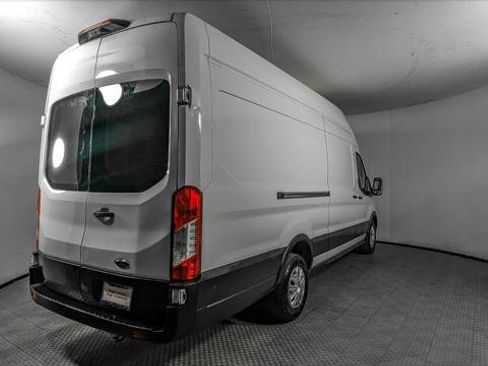 Used 2022 Ford E-Transit 148 High Roof Extended RWD image 7