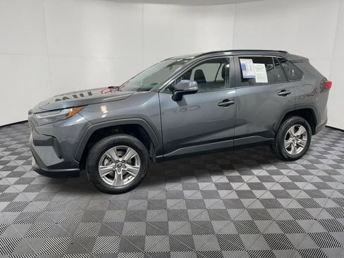 Used 2023 Toyota RAV4 XLE AWD/4WD image 4